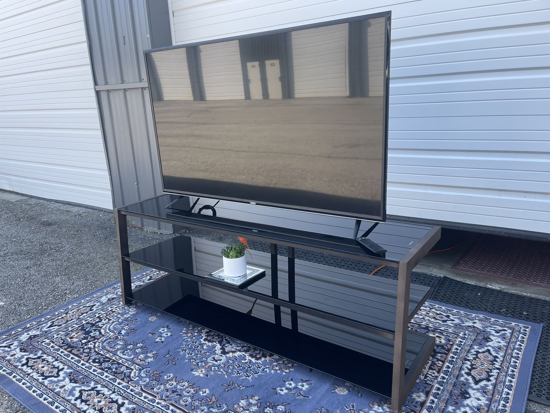Visio 50” Smart tv And tv Stand 