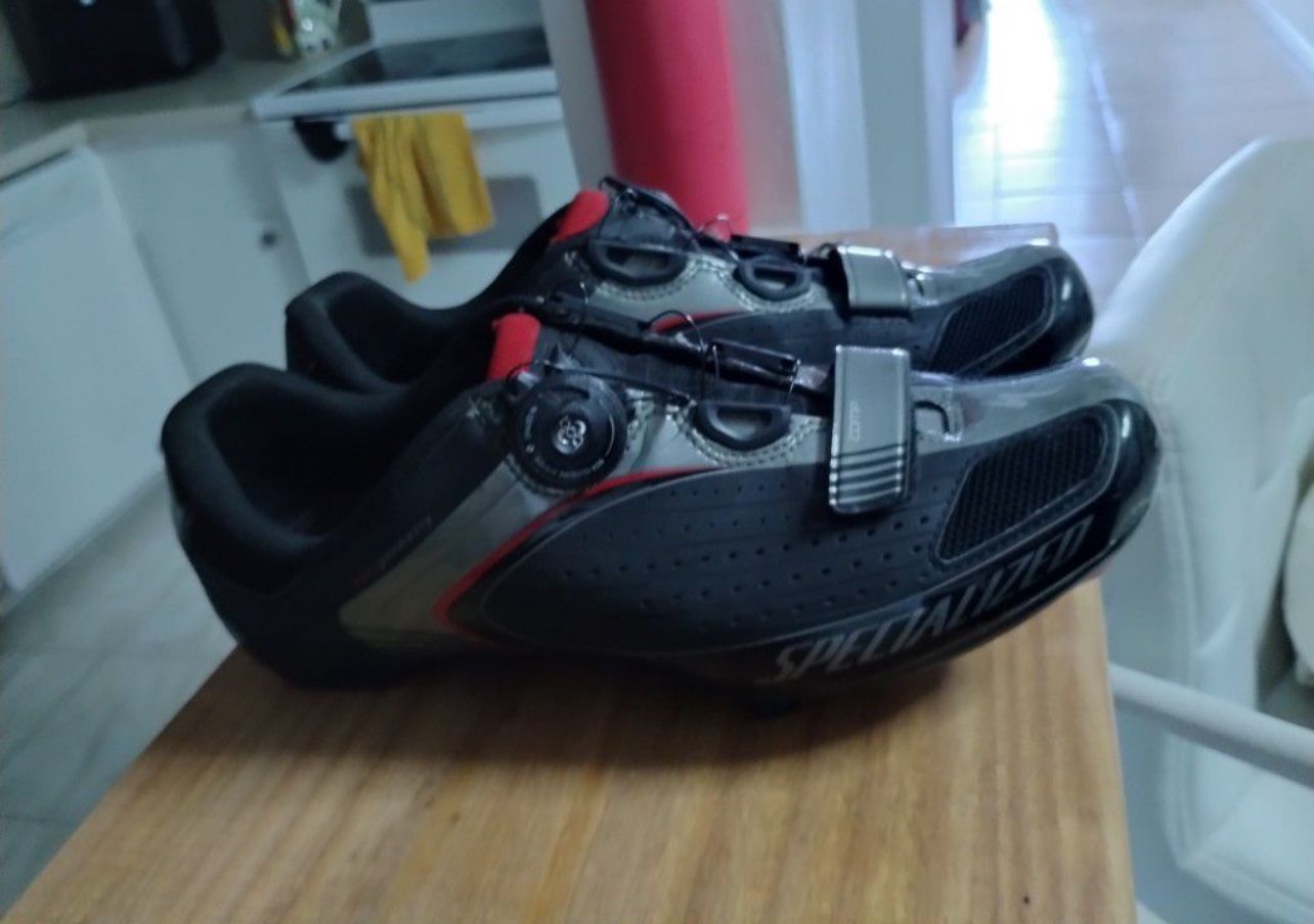 Specialized Road Bike Shoes 11 In a really good shape Boa system