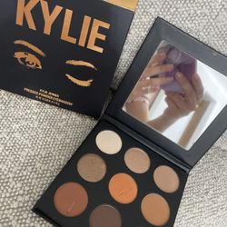 Kylie Jenner Eyeshadow Palette
