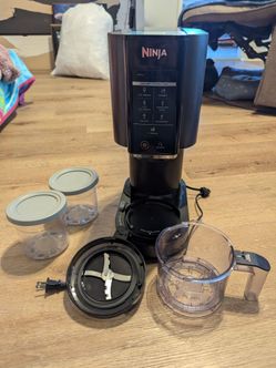Ninja CREAMi Ice Cream Maker NC301 – Excellent Condition – Includes 2 Pints