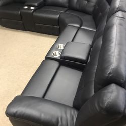 Gorgeous Black Reclining Couch