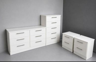 Dresser,  Chest And 2 Nightstands  - Cómoda,  Gavetero Y 2 Mesitas de noche