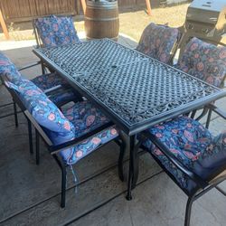 Out Door Table And Chairs 