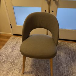 Comfy Grey Chair 