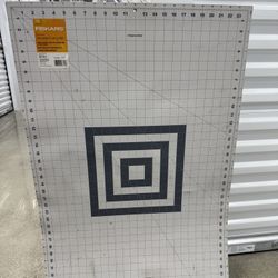 Fiskars 24” x 36” Double-Sided Self-Healing Cutting Mat