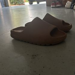 Yeezy Slide (Flax)