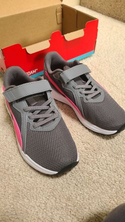 BNIB Puma Girls Tennis Shoes Size 1