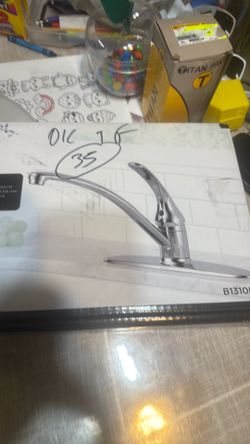 DELTA CHROME KITCHEN FAUCET NEW