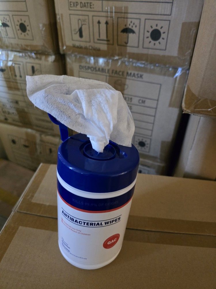 Antibacterial wet Wipes 70pcs . 24/canisters