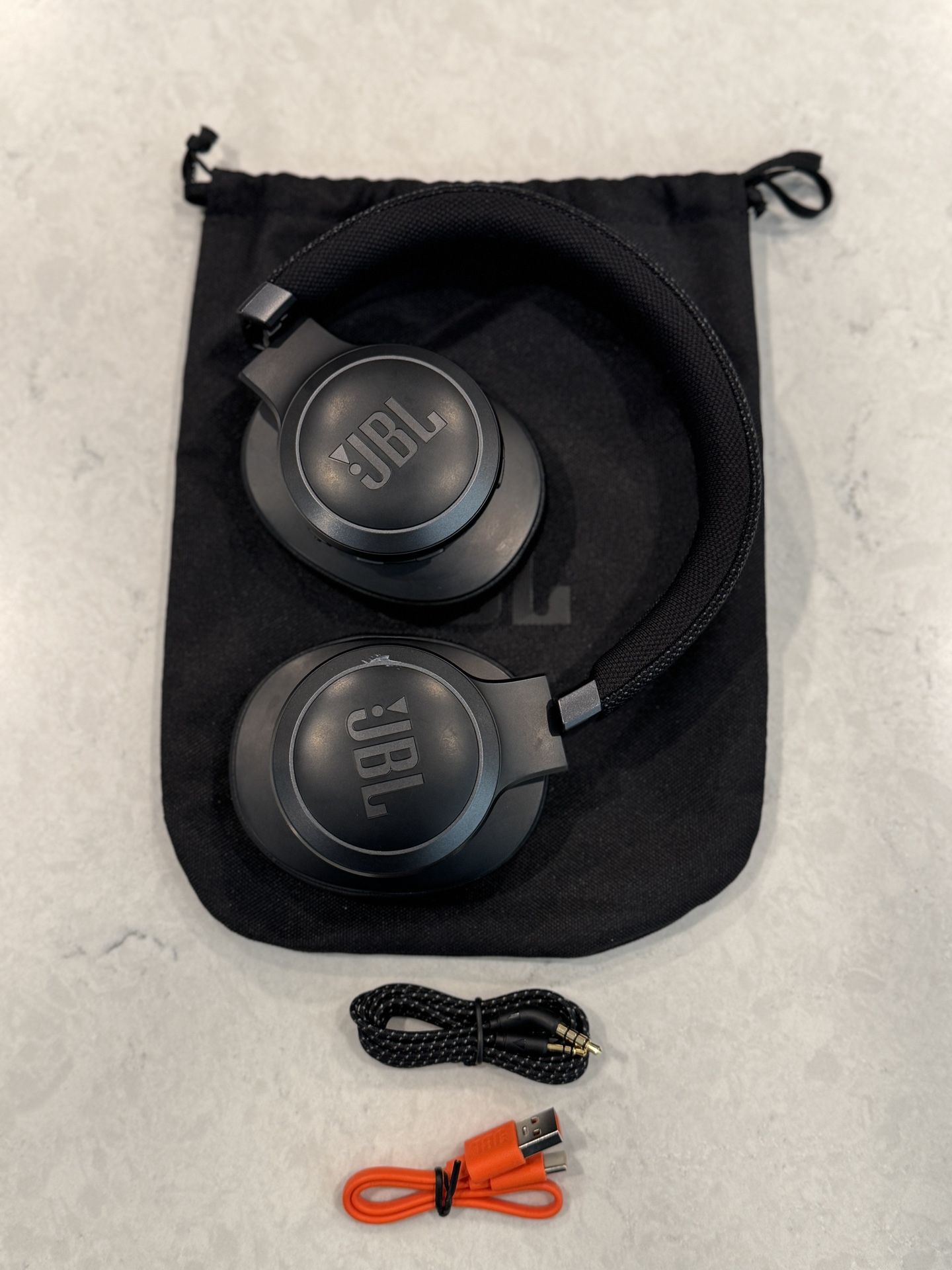 JBL Active Noise Canceling Headphones LIVE660NC