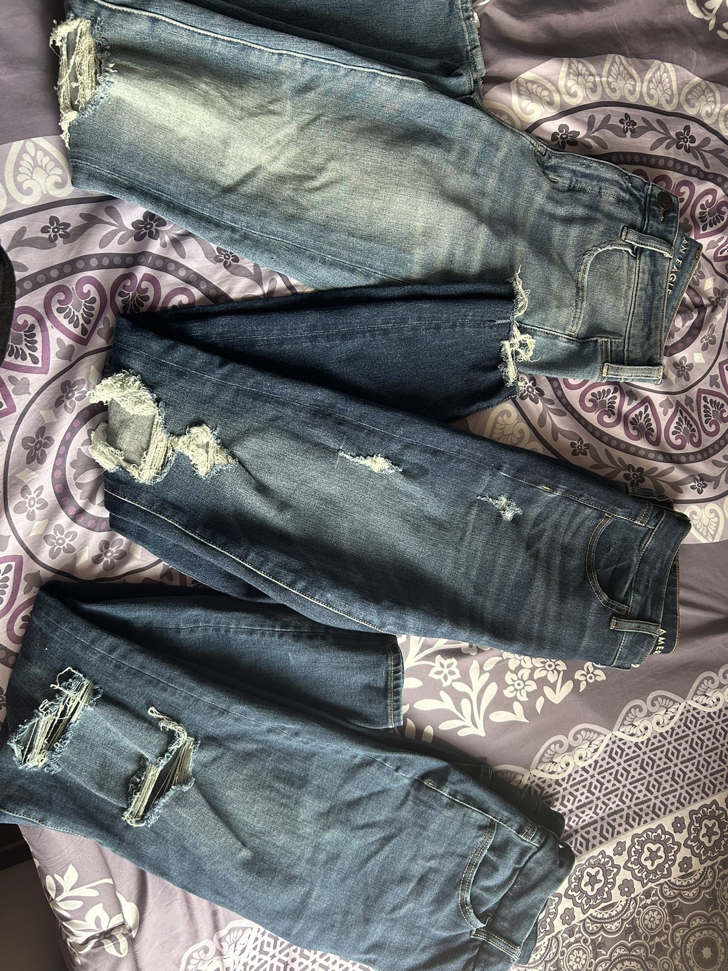 Women’s gently used American Eagle jeans