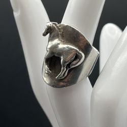 Cowboy Horse Ring  