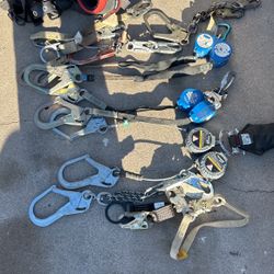 2  Safety Yo-yo Y-landyards  1 Miller By Honeywell Turbolite Edge Extreme Sharp And hardware