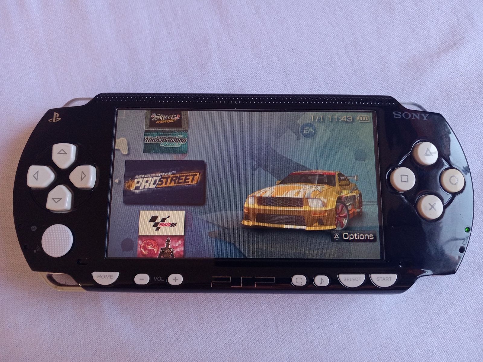 PSP WITH 5,000 GAMES 