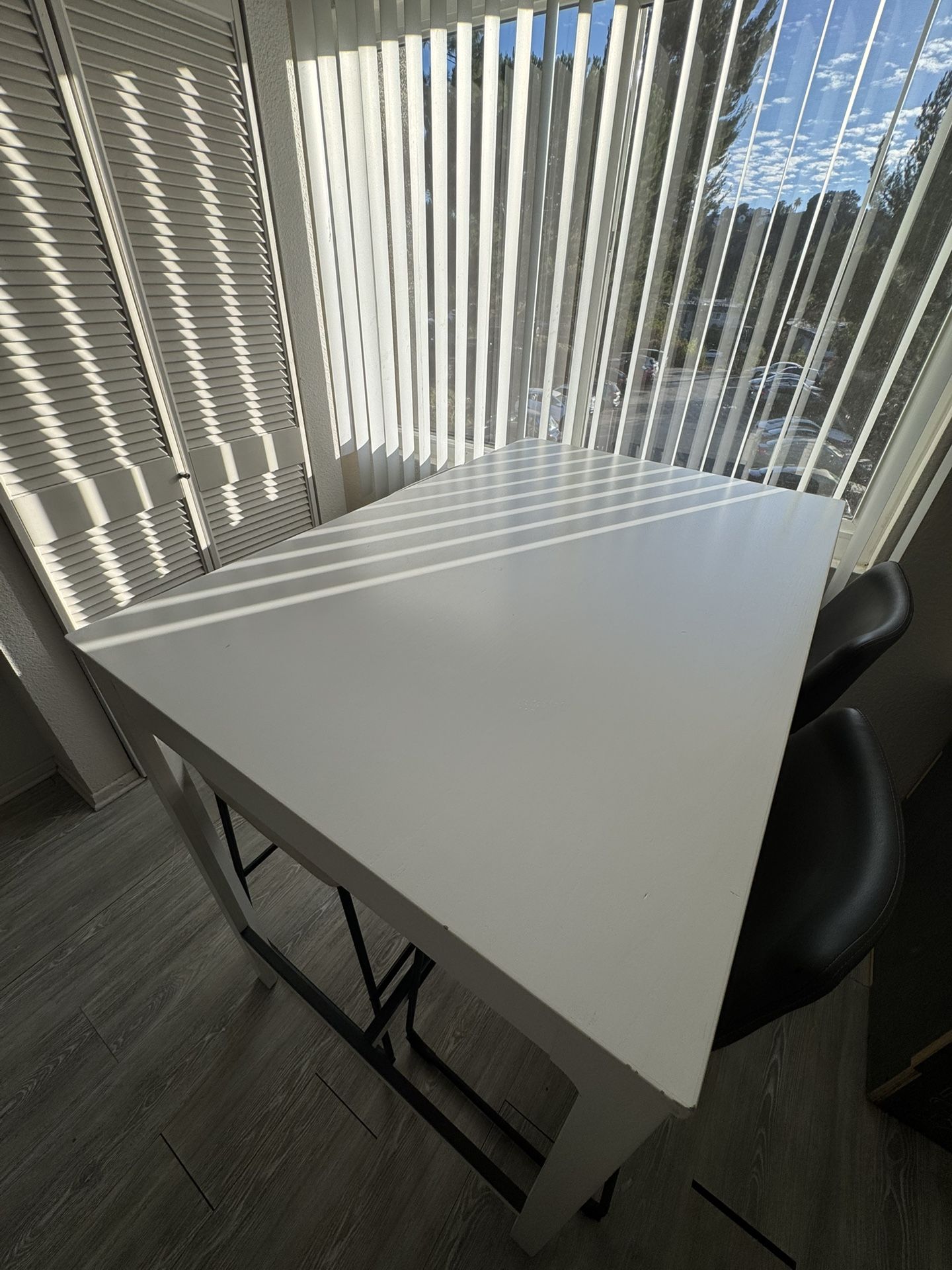 Bar Table