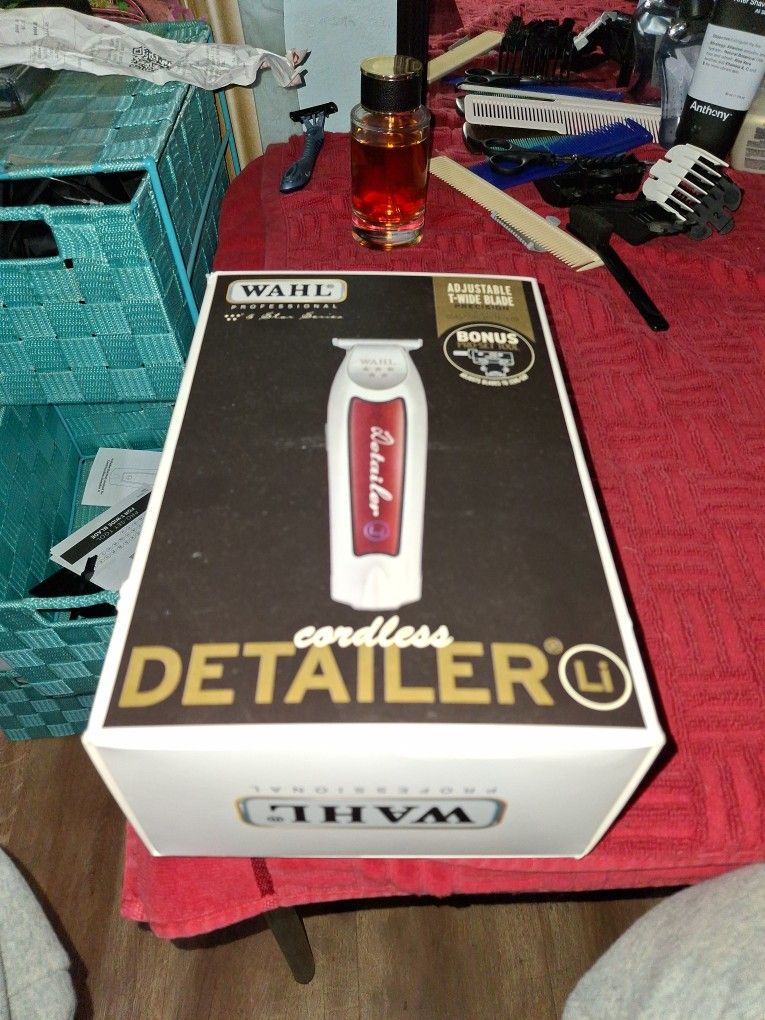 Wahl Professional Cordless Detailer and Wahl Professional Magic Clip 