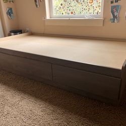 Free Twin Sized Bed Frame With Drawers 
