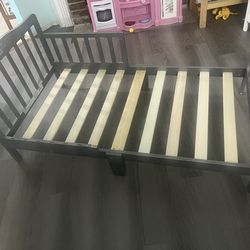 Toddler bed with mattress
