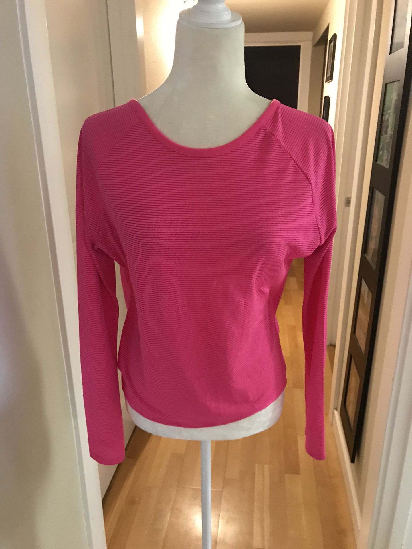 Fabletics Hot pink open back top size small petite