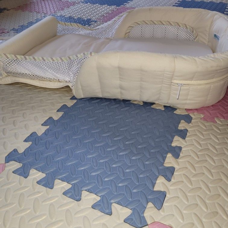 Portable Baby Changing Station/sleeper