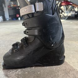 Salomon Women’s ski boots