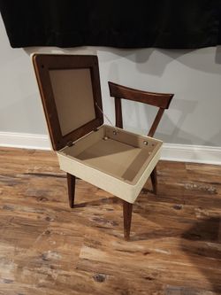 Vintage Chair 