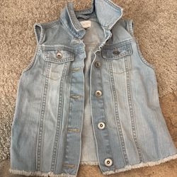 The Children’s Place Girl Denim Vest . Size M (7/8)