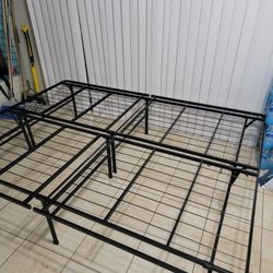 Metal Queen Foldable Bed Frame