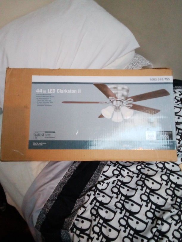 CLARKSTON 44 INCH CEILING FAN/LIGHT BRAND NEW