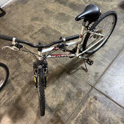 🚵‍♂️ Motiv Mountain Bike – 26” / 21-Speed Shimano / RST Front Suspension -Bicicleta Motiv Montañesa – 26” / 21 Velocidades Shimano / Suspensión RST –