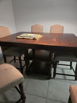 Dining Table + 6 Chairs