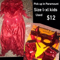 Devil costume girl