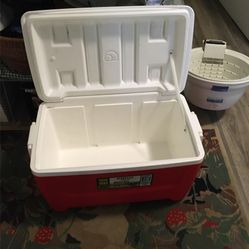 Igloo Ice Chest Very Good Condition 22” X 13”x 15”