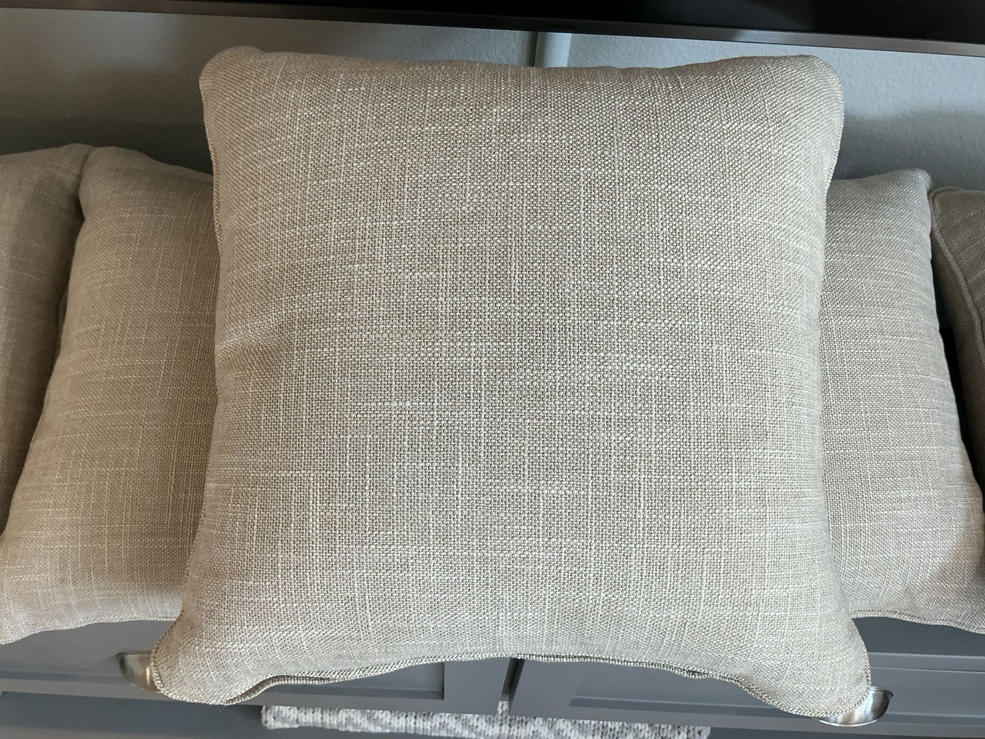 5 Outdoor Beige Throw Pillows
