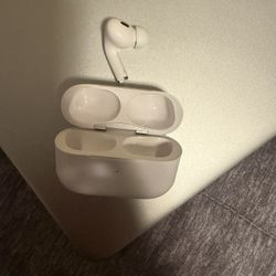 Like New AirPods Pro 2 Lost Right Pair Works Great
