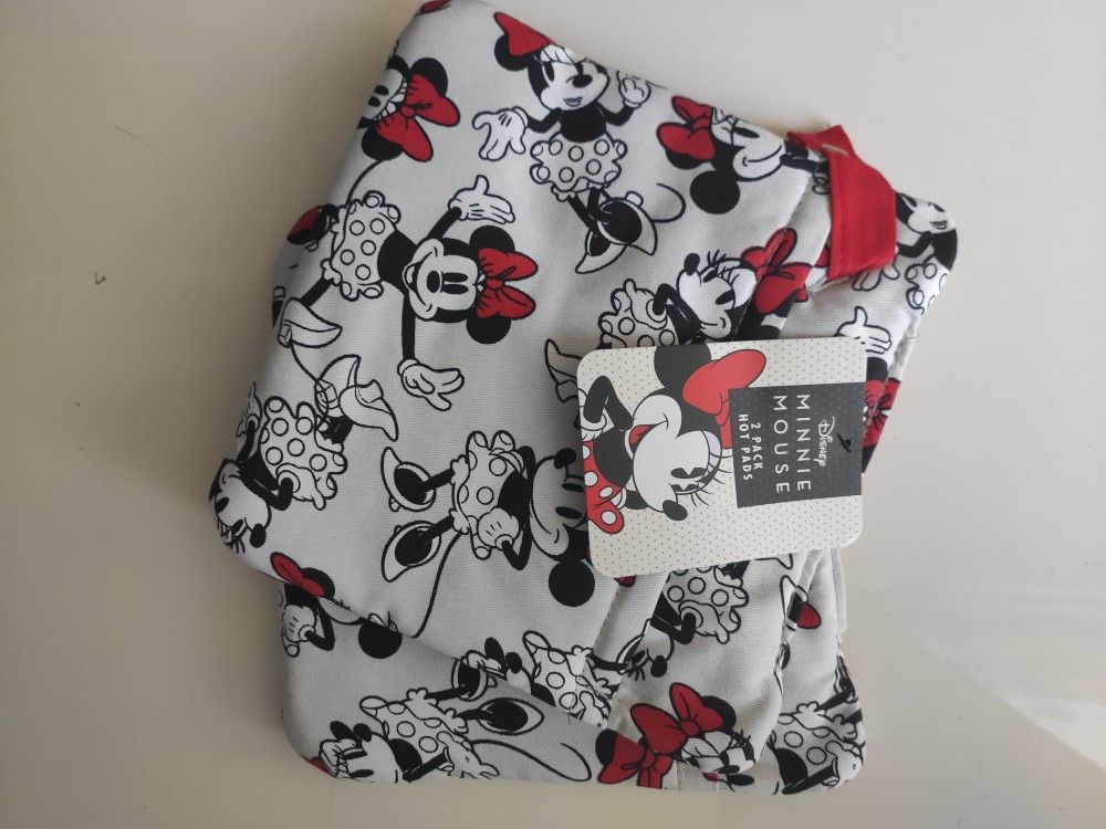 Disney Mickey Mouse 2 Piece Kitchen Set Pot Holder Hot Pads Towel