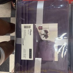 Sheet Set 1800 Thread. Split Top Cal King