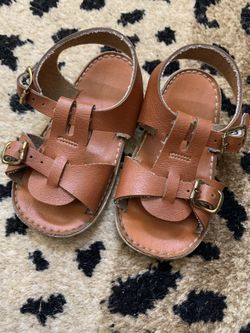 Unisex shoes/sandals size 9/12 months