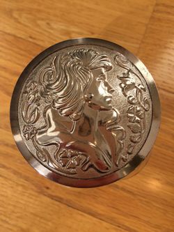 AVON Victorian Vanity CAMEO Jar