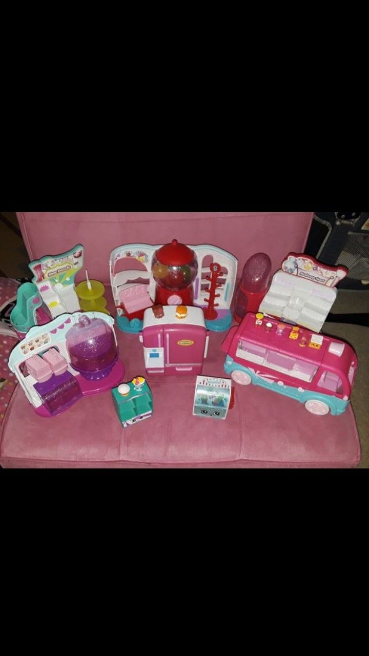 6 shopkins sets includes 10 shopkins