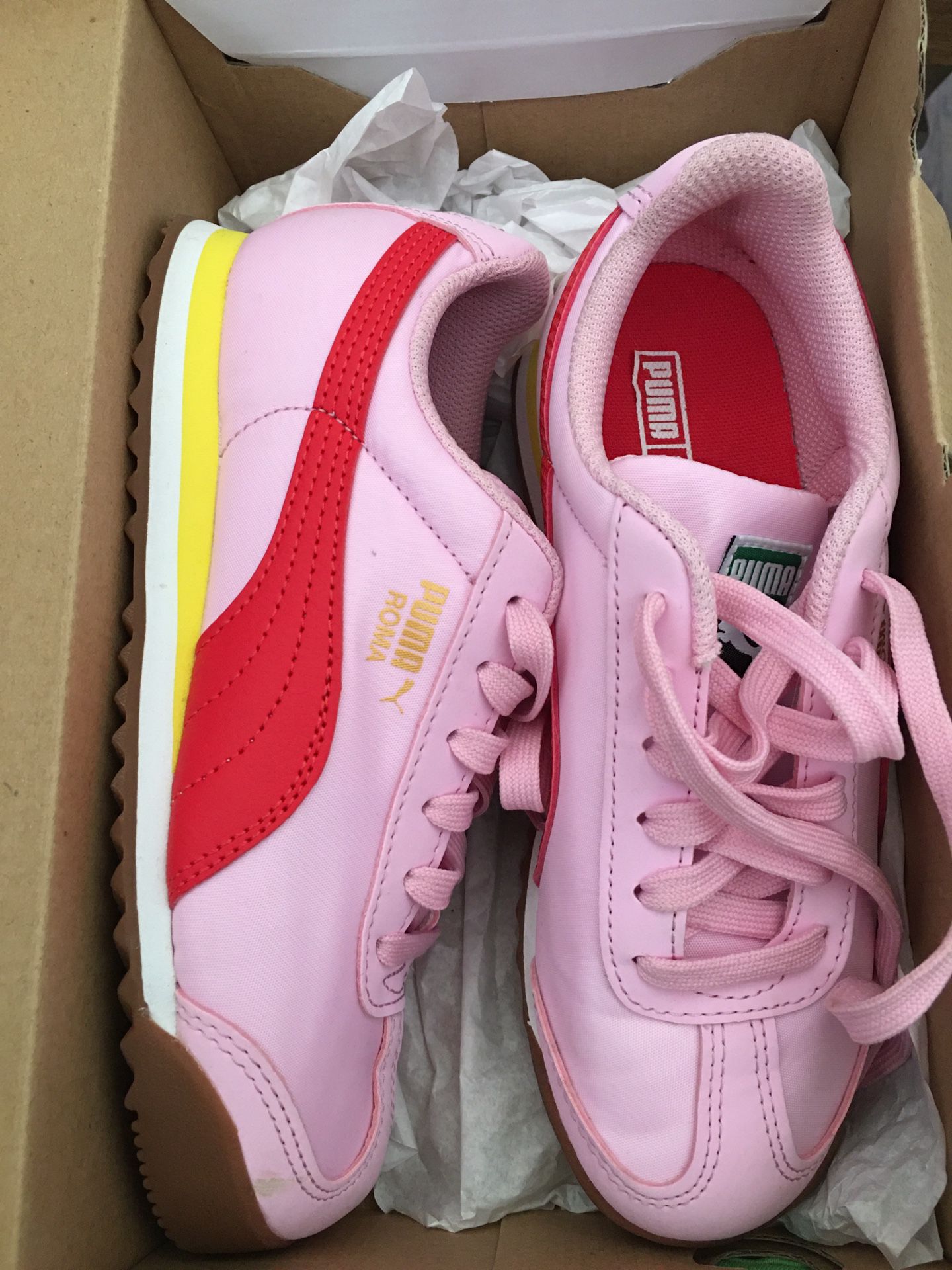 New Puma Girls Tennis Shoes Size 2c