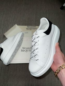 Alexander McQueen Oversized Sneakers White/Black Size 9 – $180