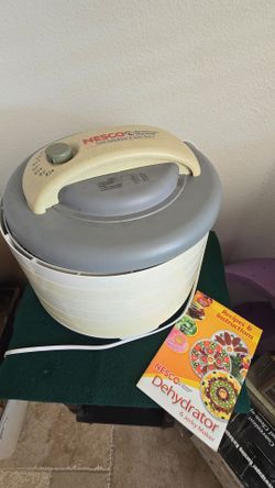 Nesco American Harvest Food Dehydrator & Jerky Maker