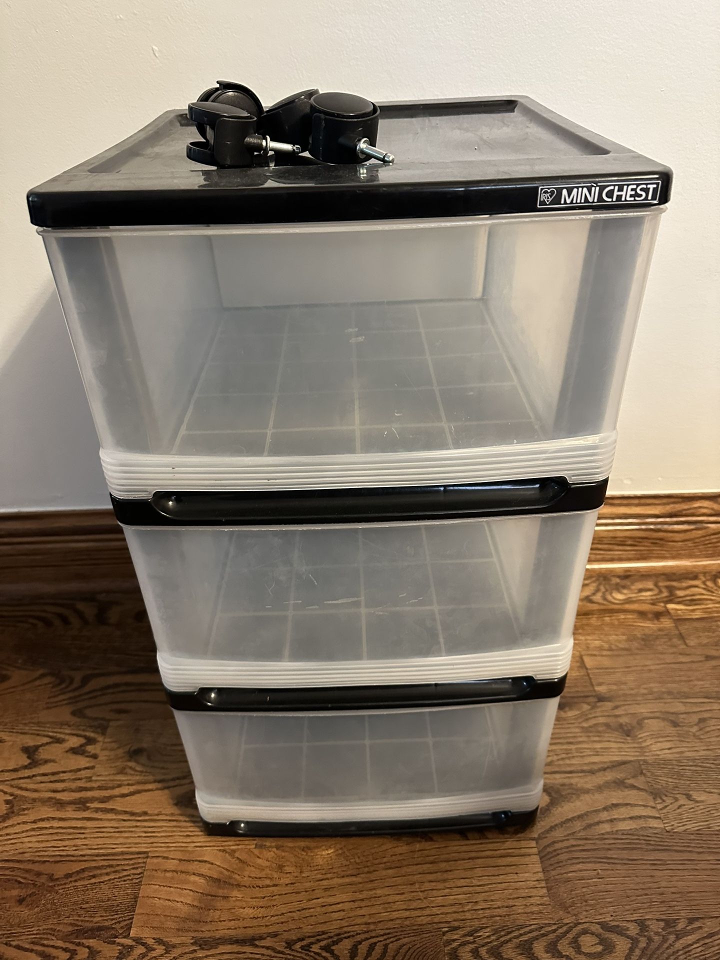 Iris Mini Chest Plastic Storage Bins 3 Drawers Cart w/ Wheels
