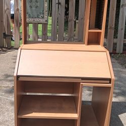 Solid Wood Oak Desk For Sale. 