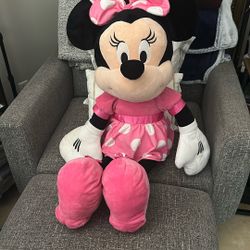 Minnie Mouse stuffie 