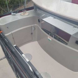 2014 Premier 235 Solaris 23ft Maroon 