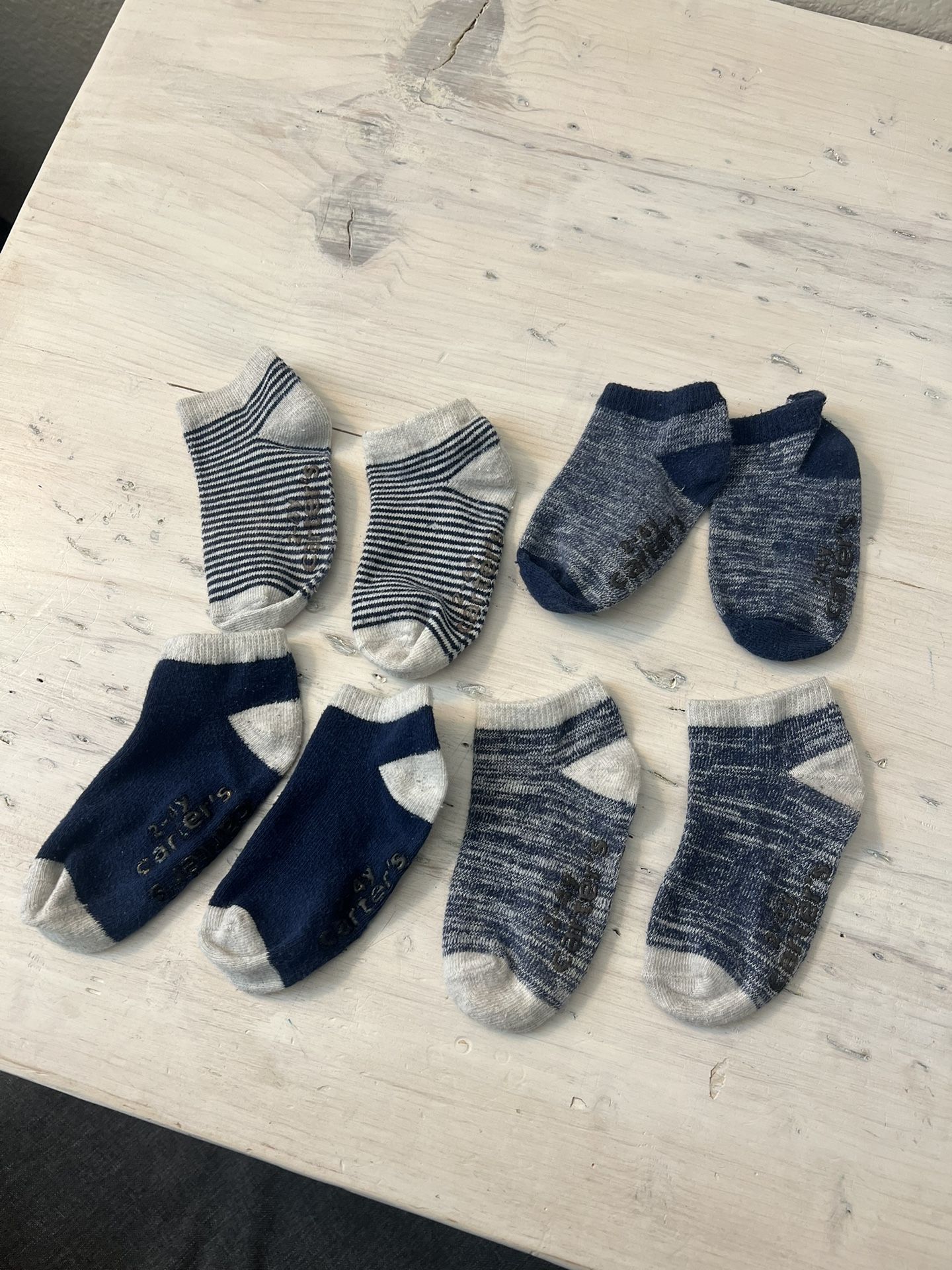 Carters 2 - 4 socks boys