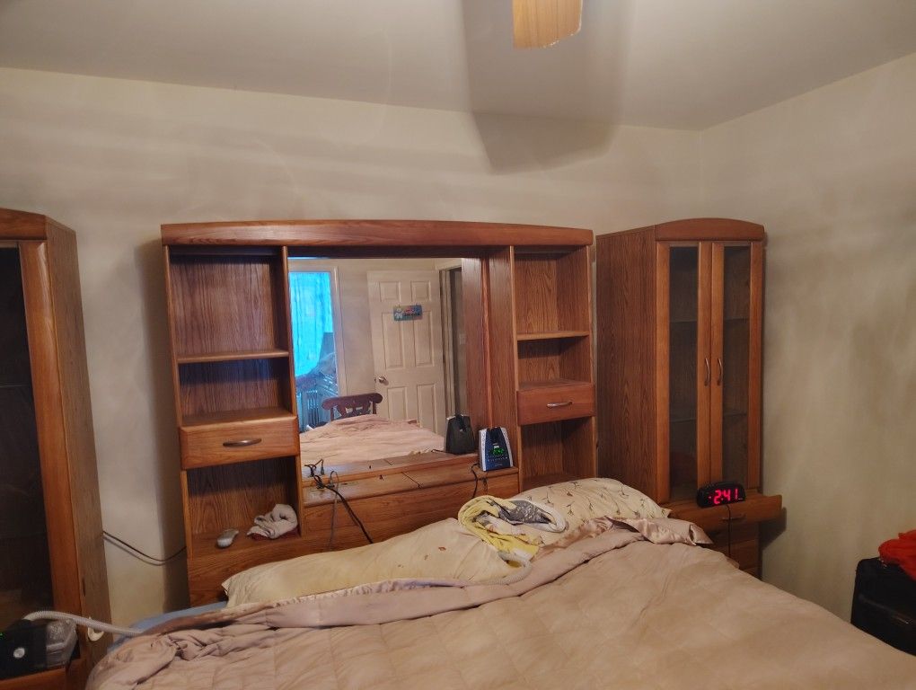 King Size Bedroom Suite  Will  Sell lSeparate Pieces 