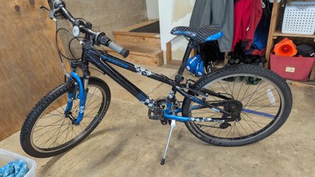 Trek 24" boys bike